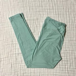EUC LuLaRoe Leggings Size Tall & Curvy